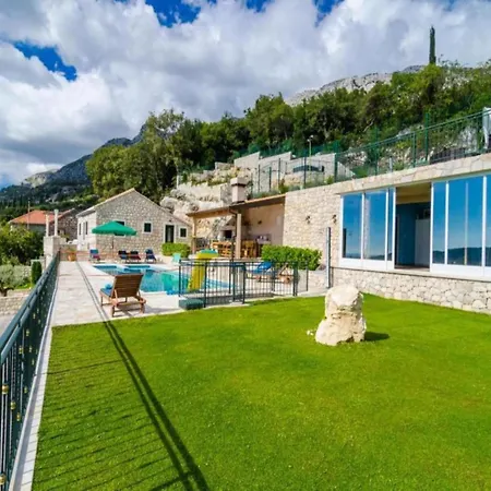 Falcon Rook - Four-bedroom With Terrace And Swimming Pool Villa *