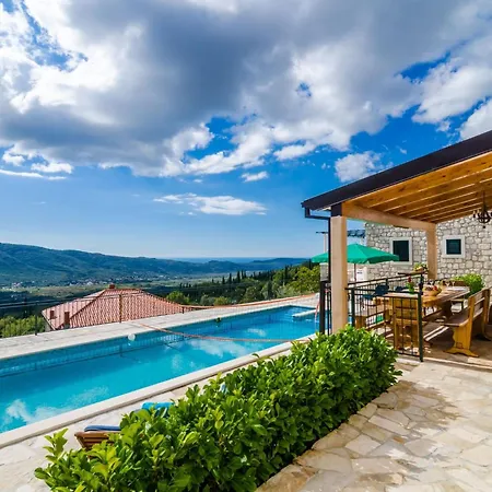 Falcon Rook - Four-bedroom With Terrace And Swimming Pool * Dubravka