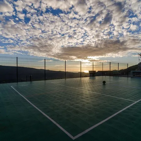 ヴィラ Falcon Rook - Four-bedroom With Terrace And Swimming Pool