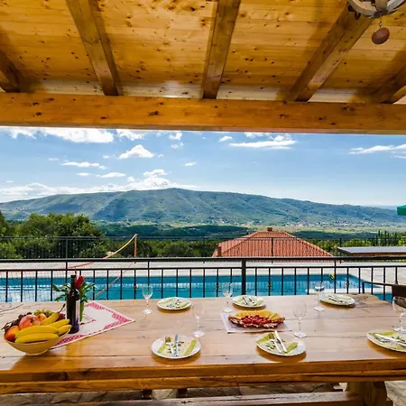 Falcon Rook - Four-bedroom With Terrace And Swimming Pool Dubravka