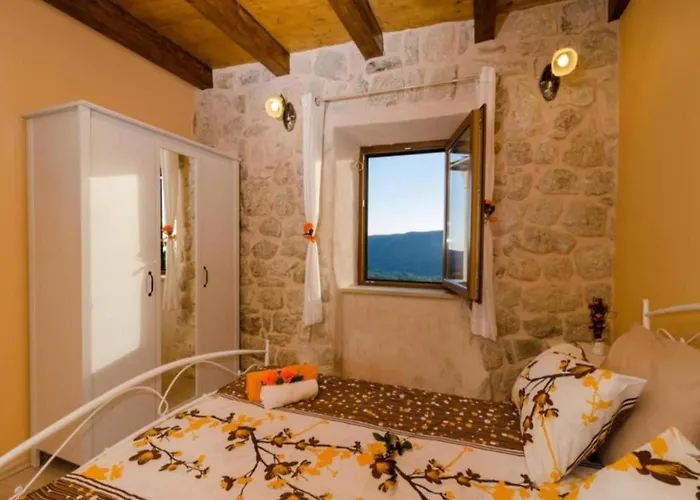 Falcon Rook - Four-bedroom With Terrace And Swimming Pool Villa *