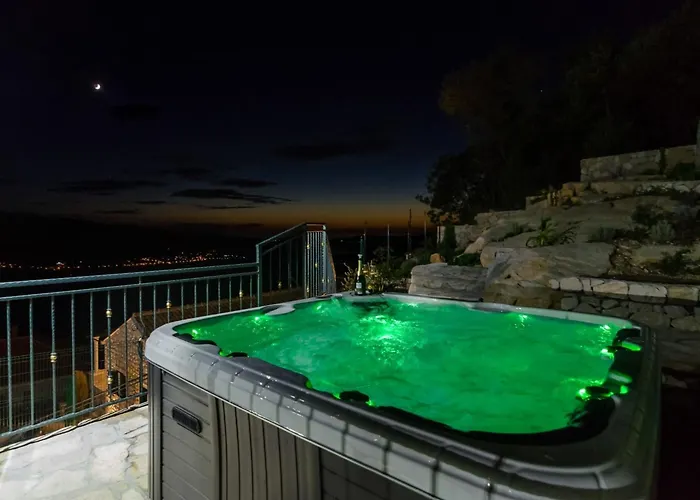 Falcon Rook - Four-bedroom With Terrace And Swimming Pool Villa Dubravka